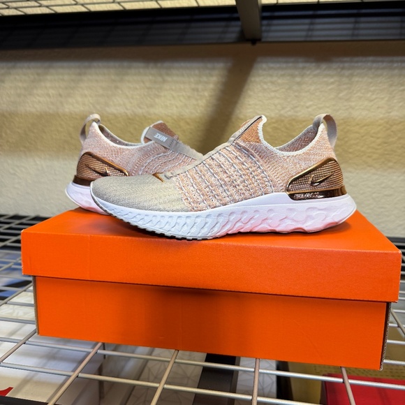 Nike Epic React Shoes - Picture 1 of 3